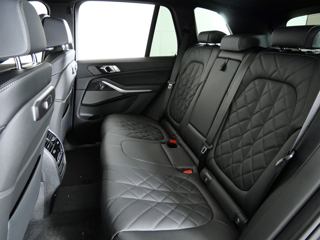 Thumbnail: 2026 BMW X5 - 33