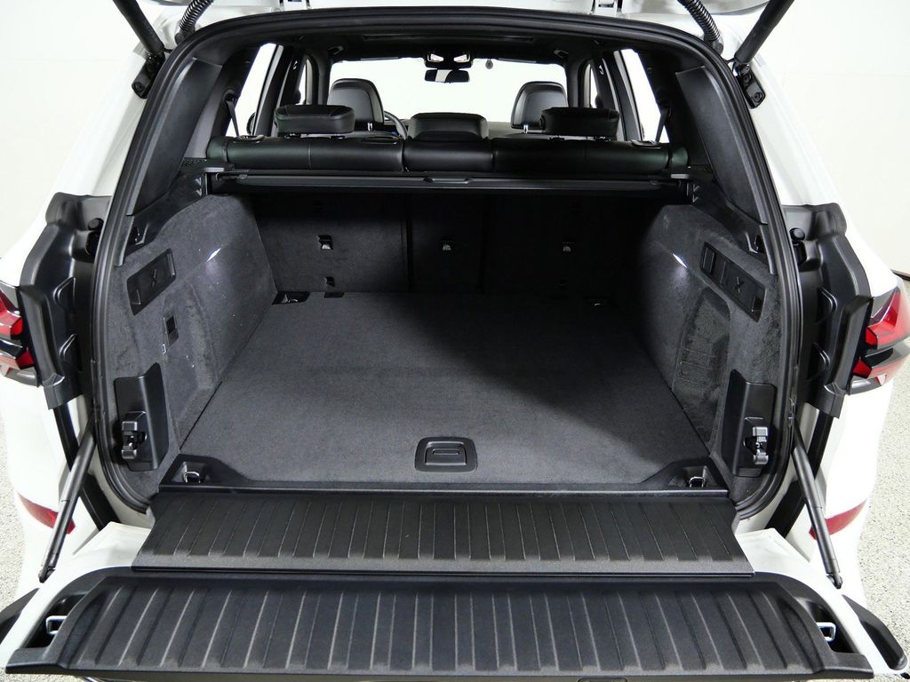 Thumbnail: 2026 BMW X5 - 28