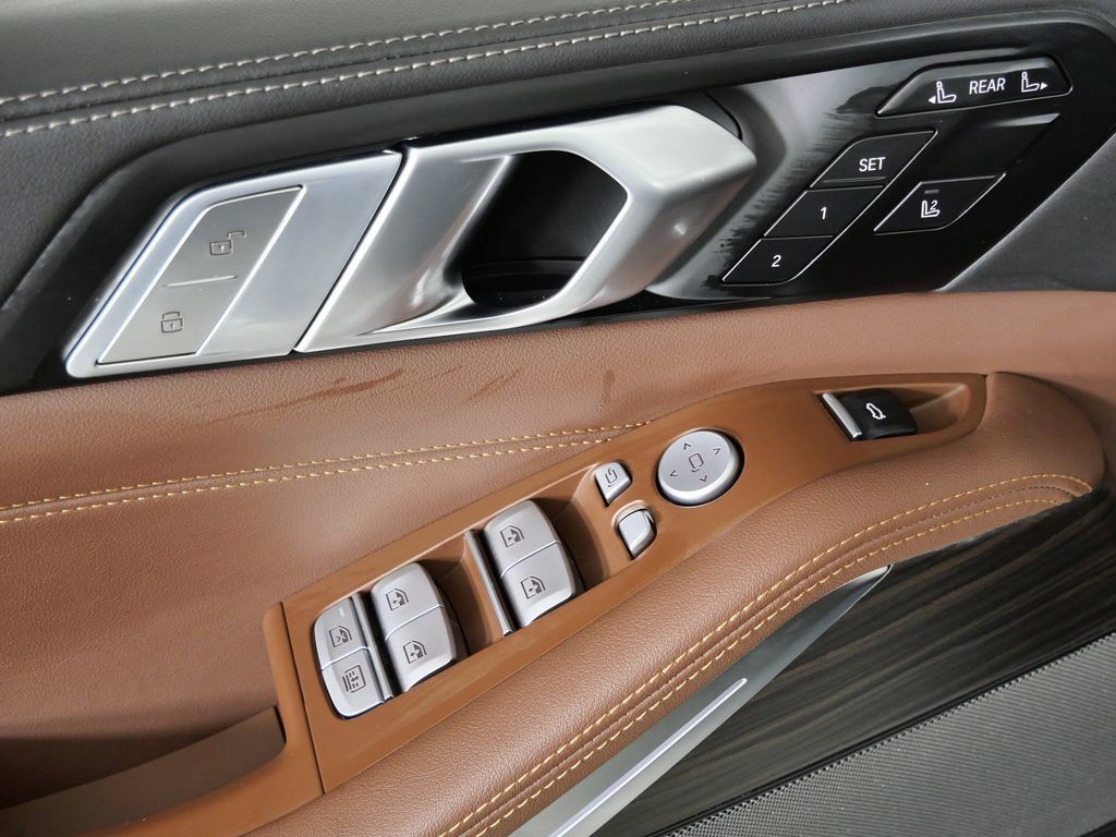 Thumbnail: 2026 BMW X7 - 41