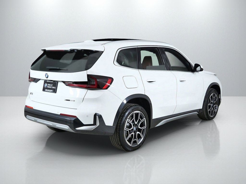 Thumbnail: 2026 BMW X1 - 10