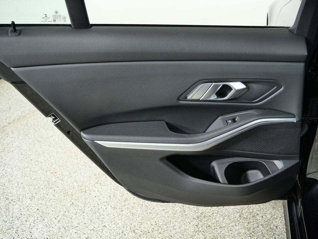 Thumbnail: 2023 BMW 3 Series - 33