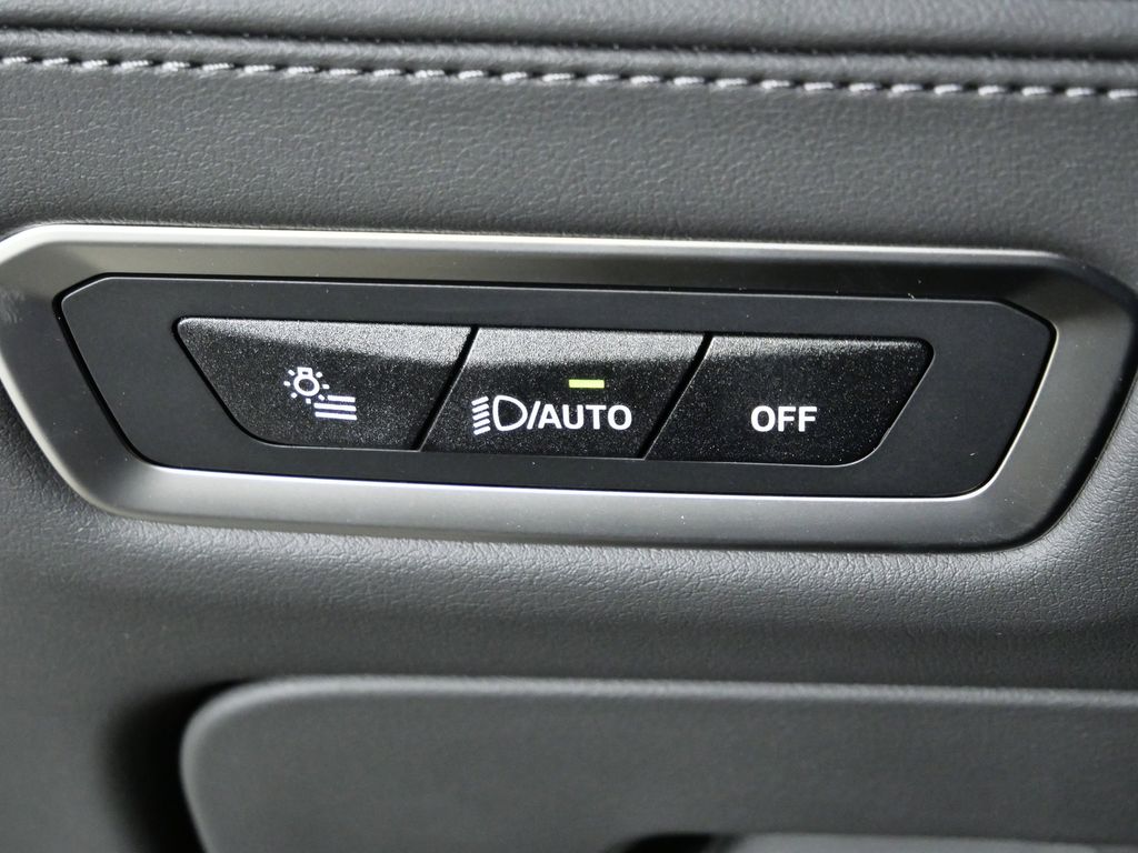 Thumbnail: 2026 BMW XM - 39