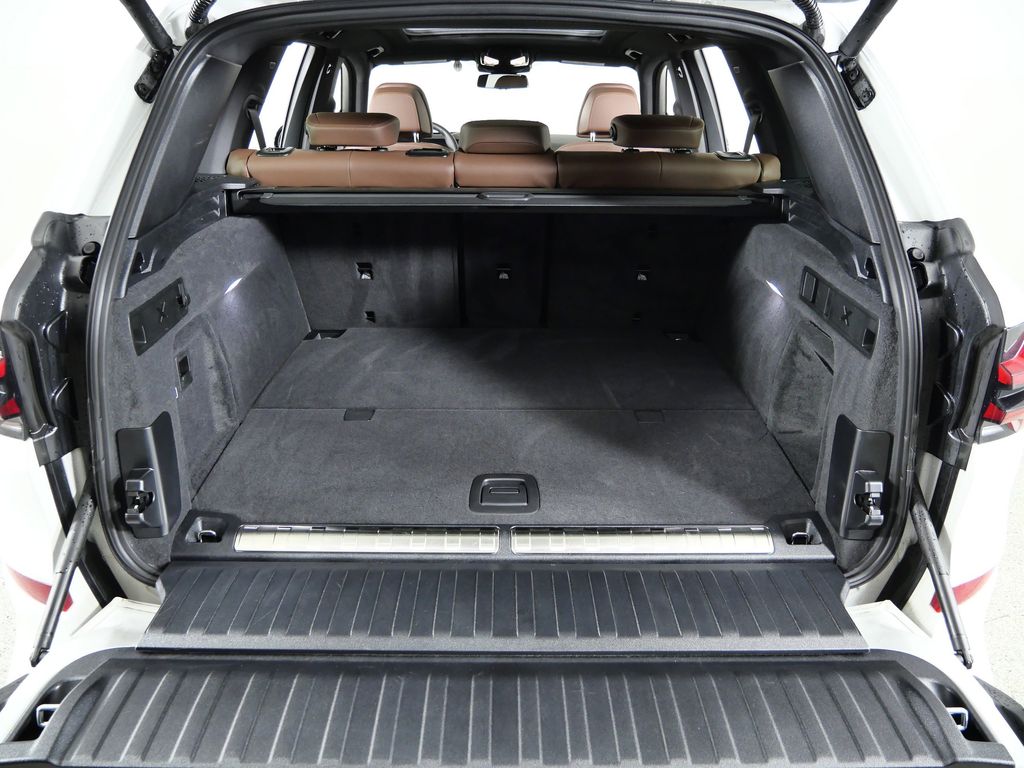 Thumbnail: 2026 BMW X5 - 29