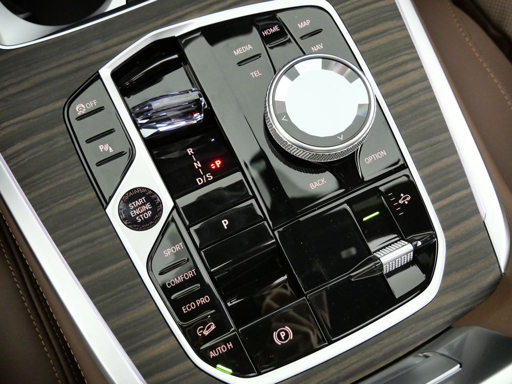 Thumbnail: 2026 BMW X7 - 48