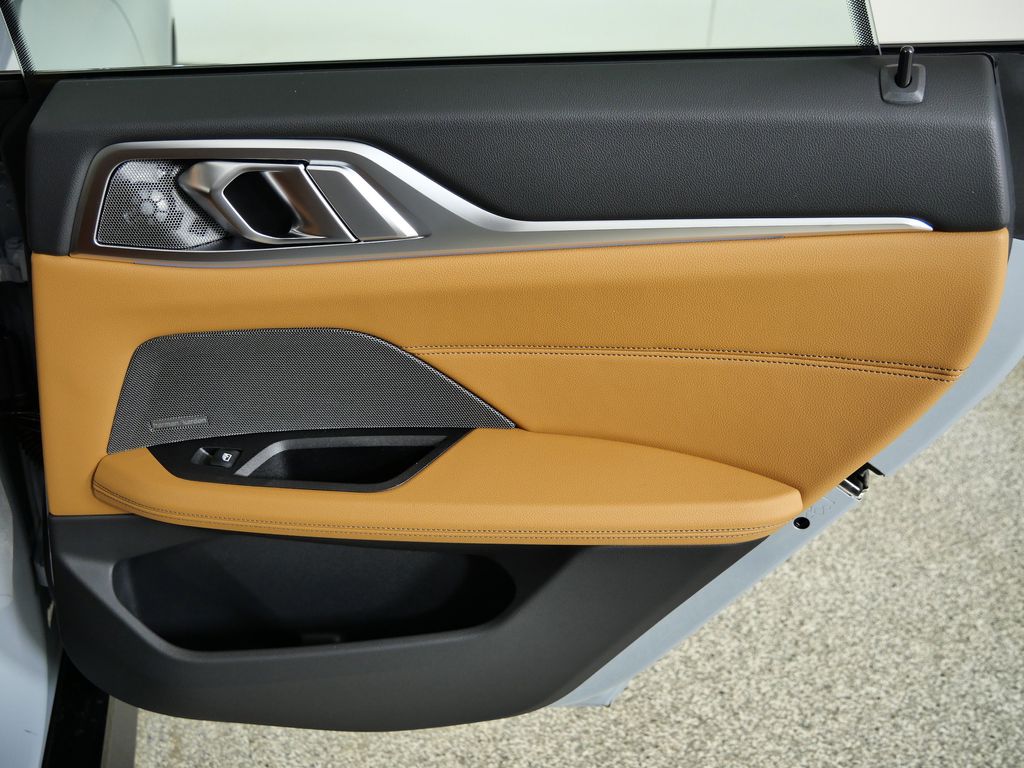 Thumbnail: 2026 BMW i4 - 24