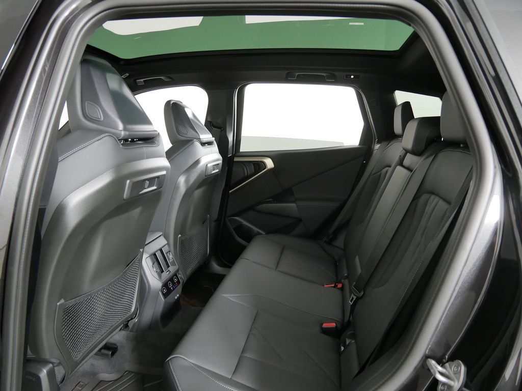 Thumbnail: 2025 BMW X3 - 29