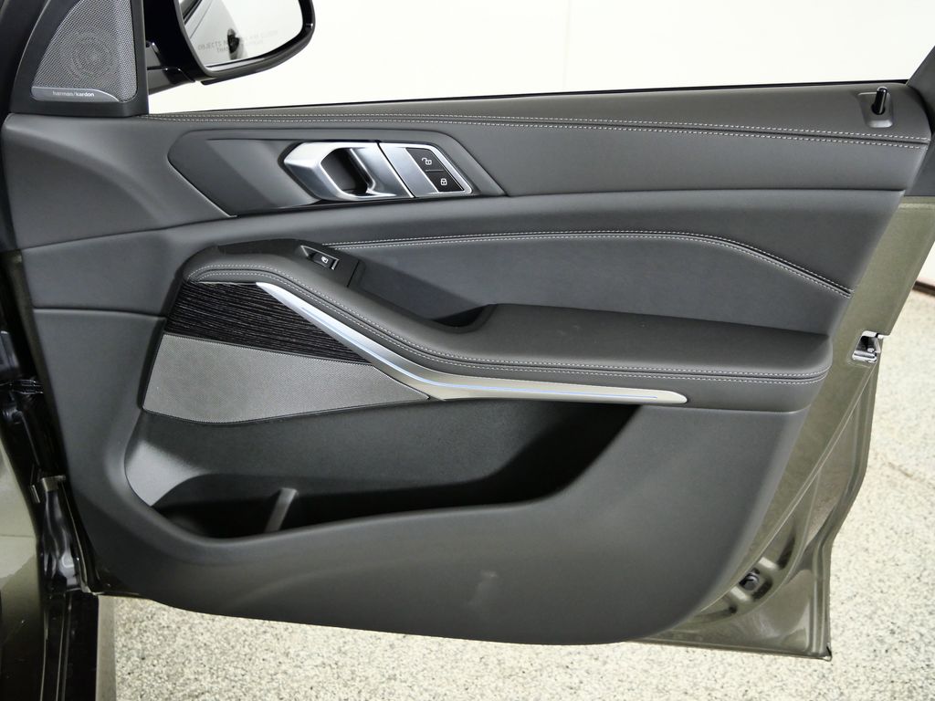 Thumbnail: 2026 BMW X5 - 19