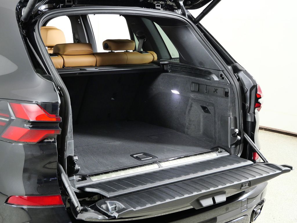 Thumbnail: 2026 BMW X5 - 29