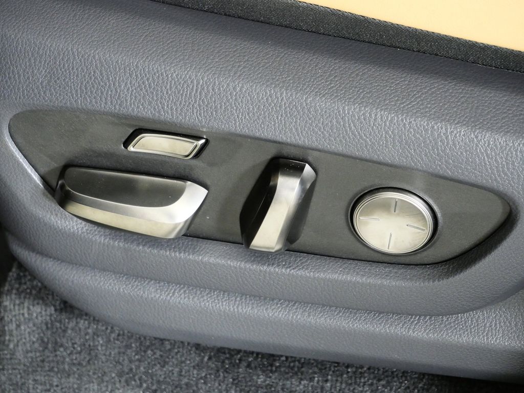 Thumbnail: 2025 Lexus LX - 38