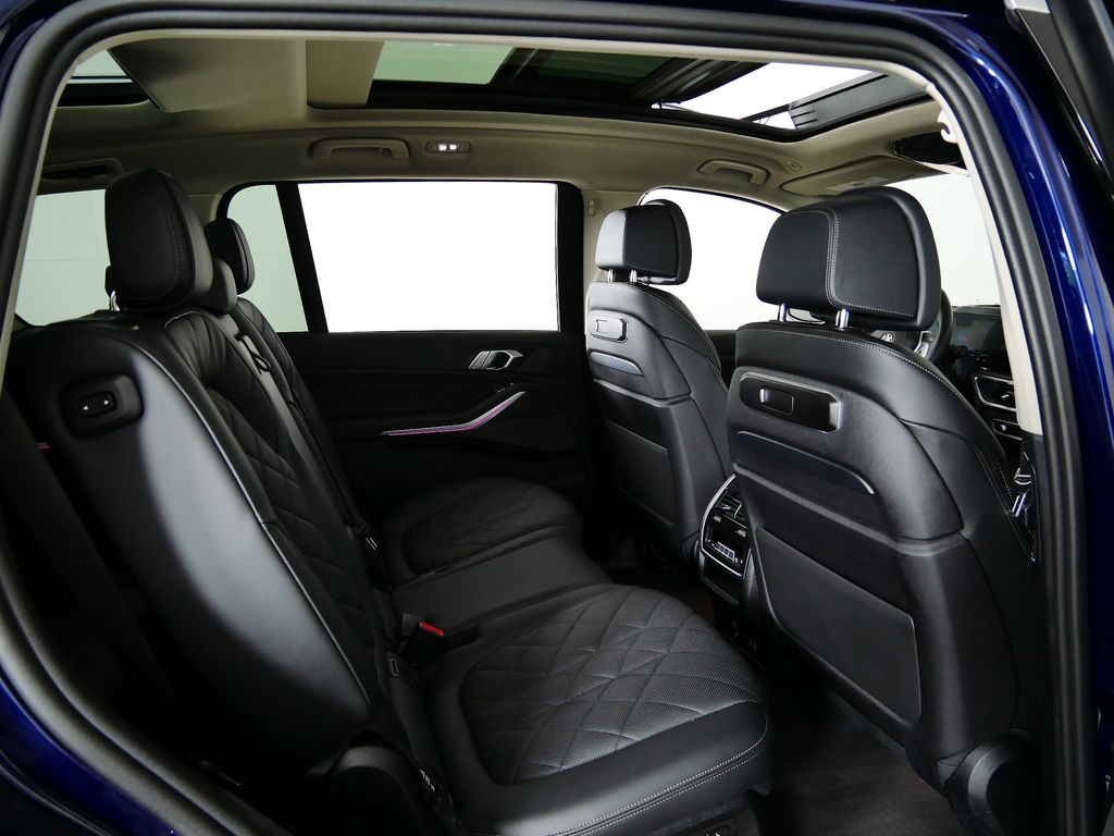 Thumbnail: 2024 BMW X7 - 23