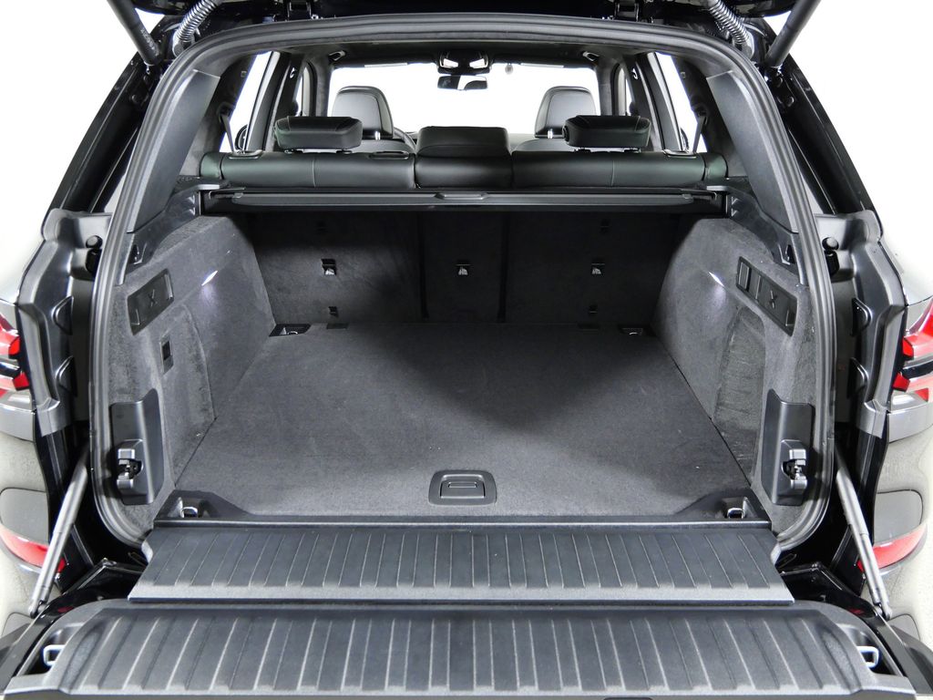 Thumbnail: 2026 BMW X5 - 28