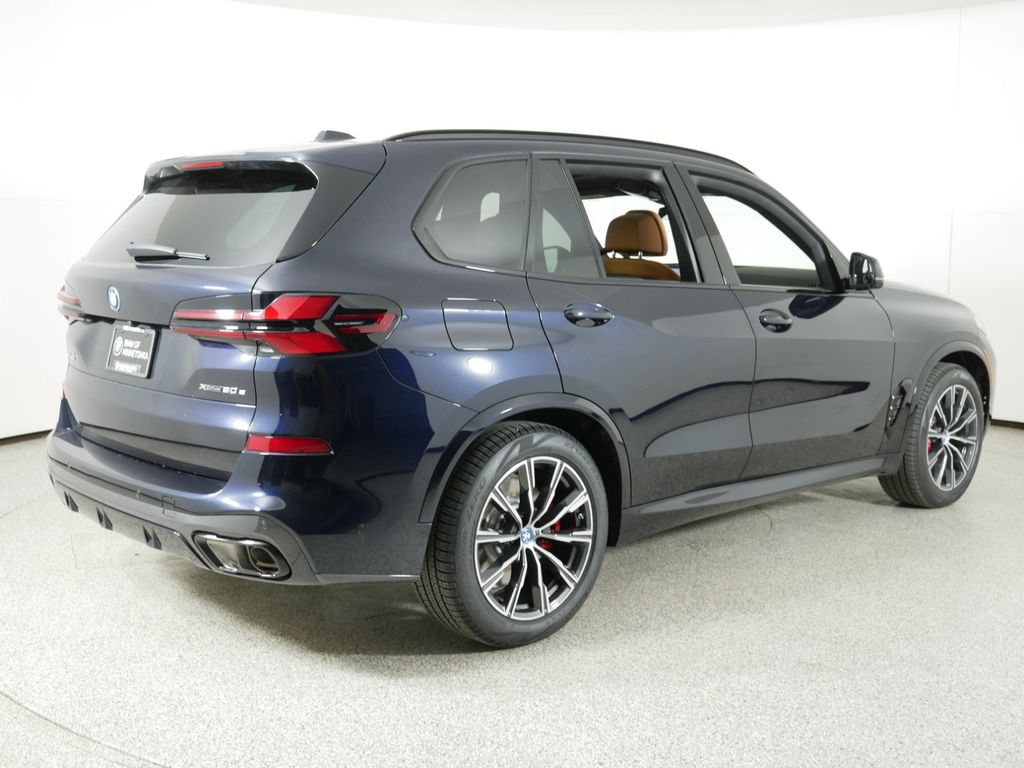 2025 BMW X5 xDrive50e 8