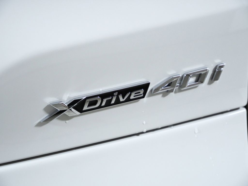 Thumbnail: 2026 BMW X5 - 12