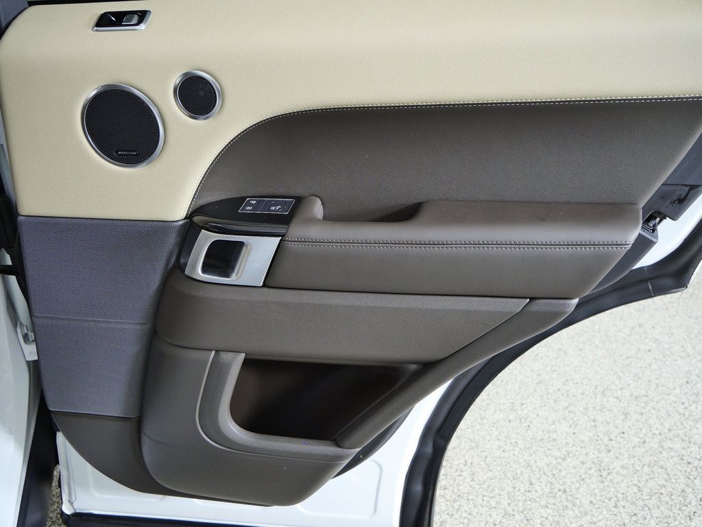 Thumbnail: 2022 Land Rover Range Rover Sport - 22