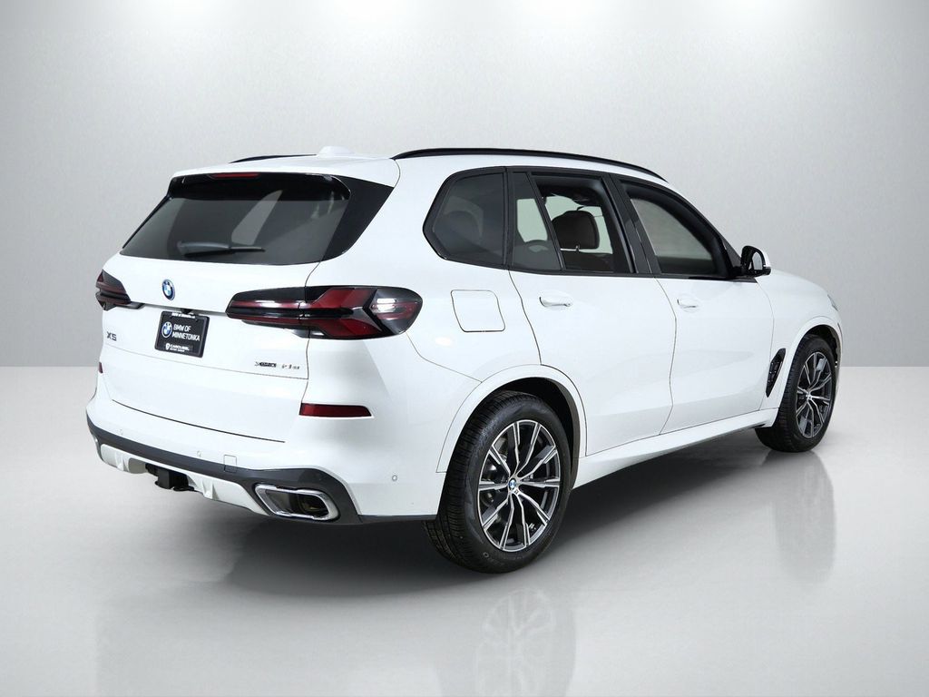 Thumbnail: 2026 BMW X5 - 10