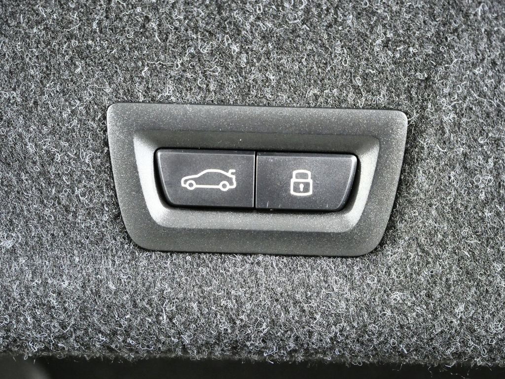 Thumbnail: 2026 BMW 3 Series - 28