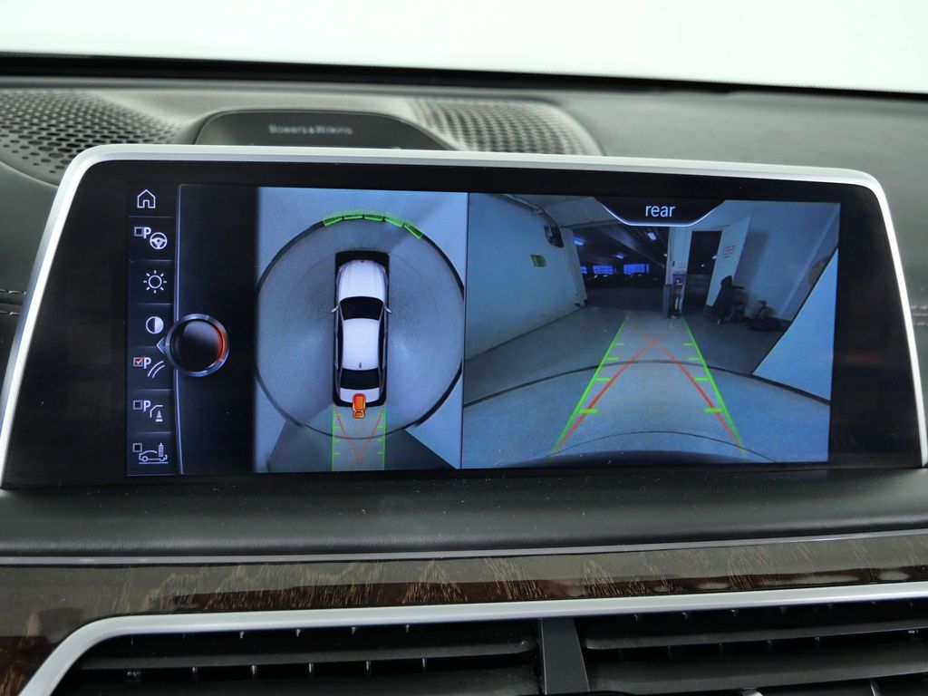 Thumbnail: 2016 BMW 7 Series - 50