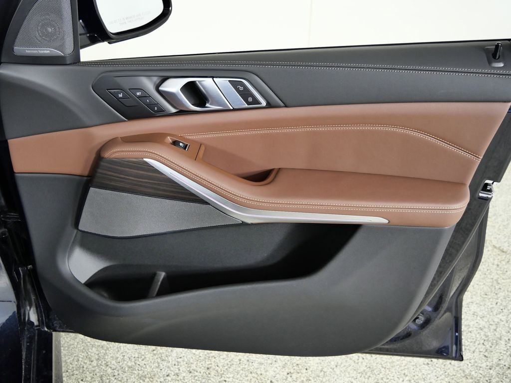 Thumbnail: 2025 BMW X5 - 23