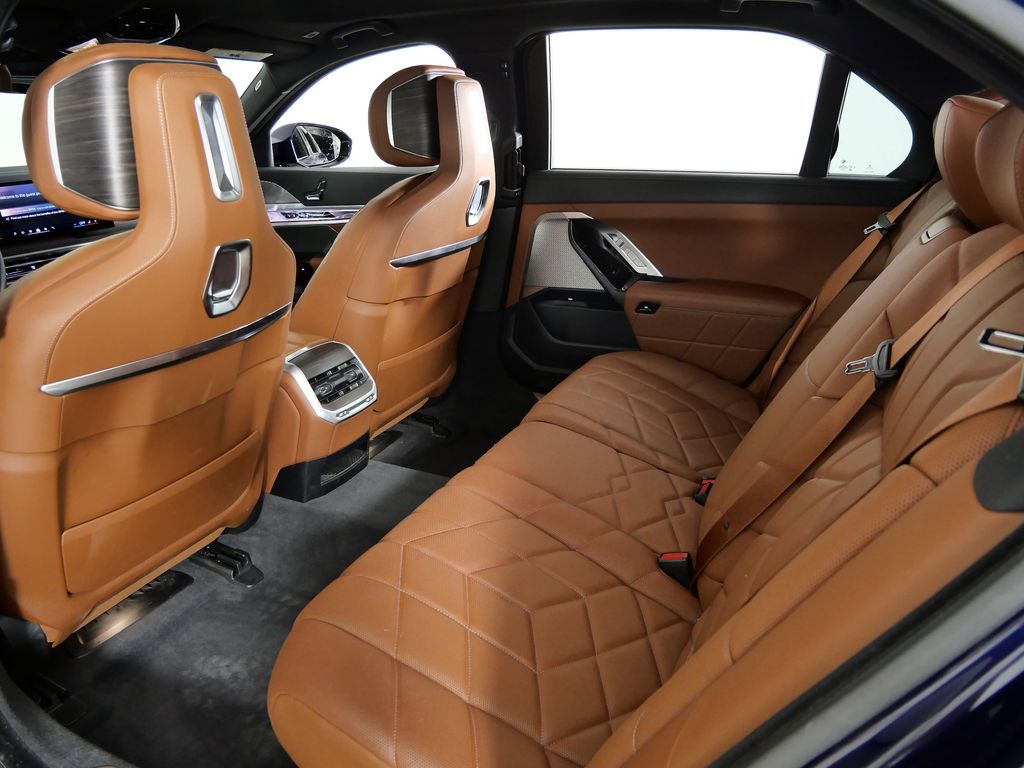 Thumbnail: 2023 BMW 7 Series - 36