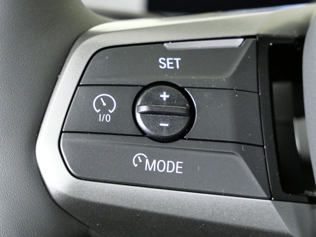 Thumbnail: 2026 BMW iX - 40