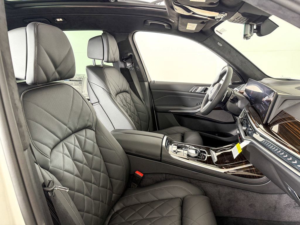 Thumbnail: 2026 BMW X7 - 22