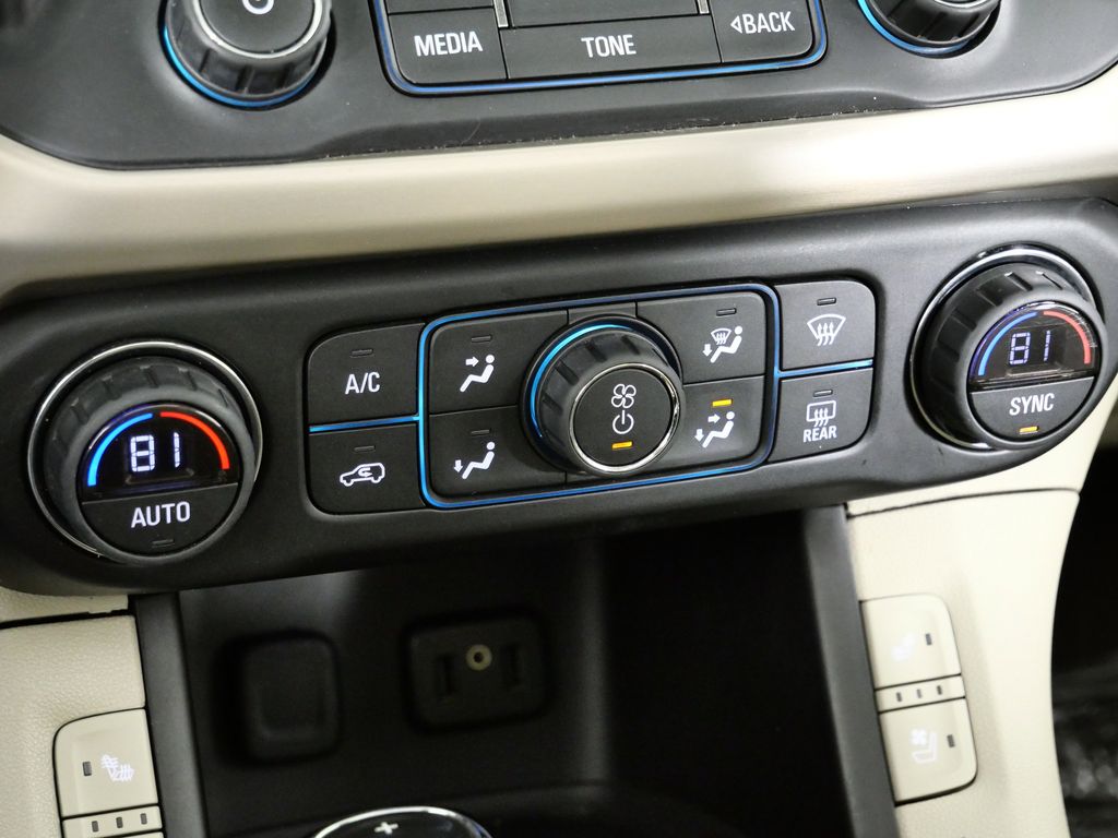 Thumbnail: 2017 GMC Acadia - 44