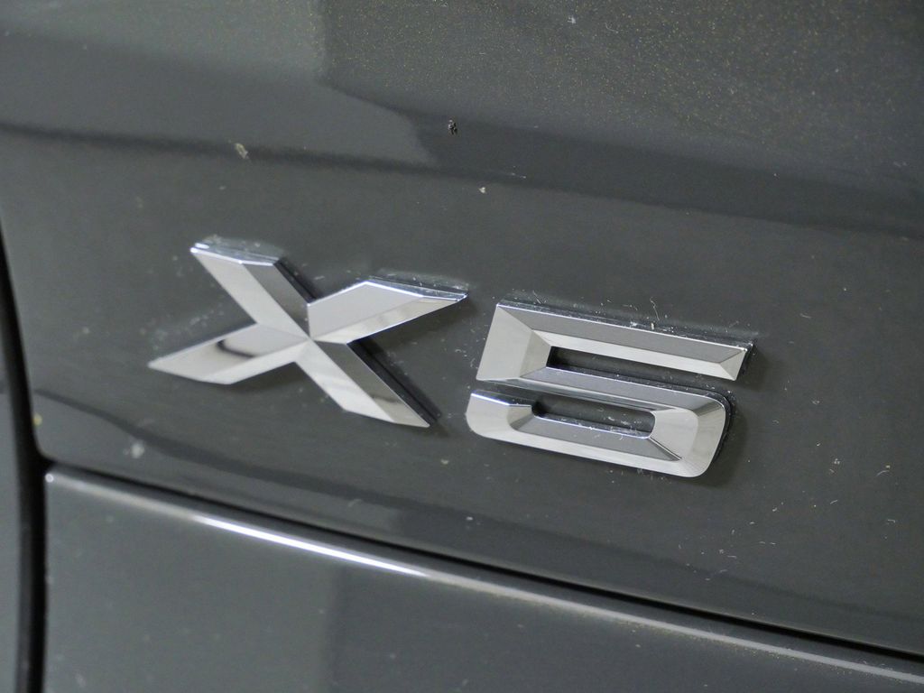 Thumbnail: 2026 BMW X5 - 13