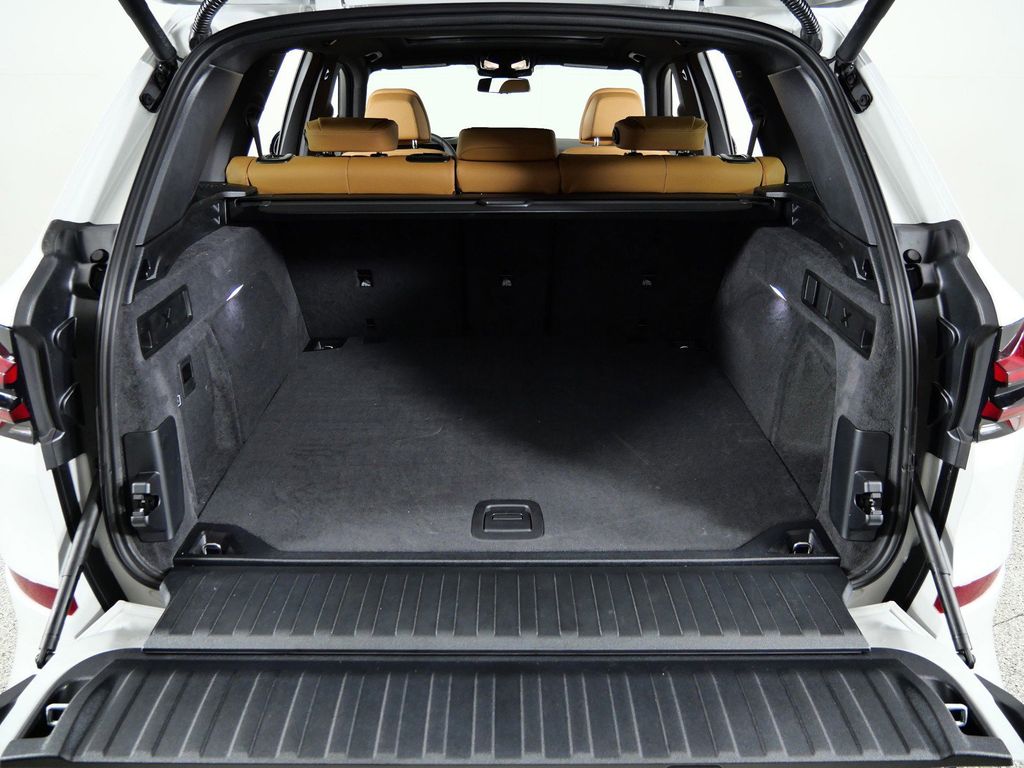Thumbnail: 2026 BMW X5 - 28