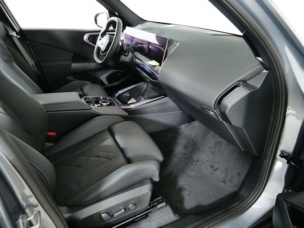 Thumbnail: 2025 BMW X3 - 23