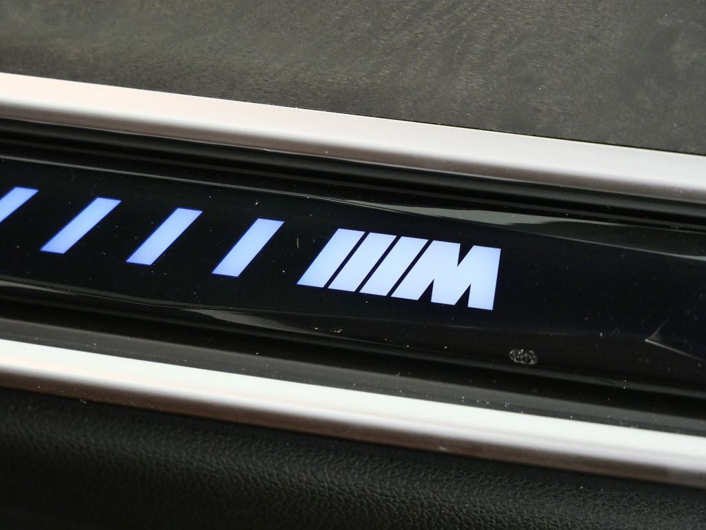 Thumbnail: 2025 BMW X7 - 25