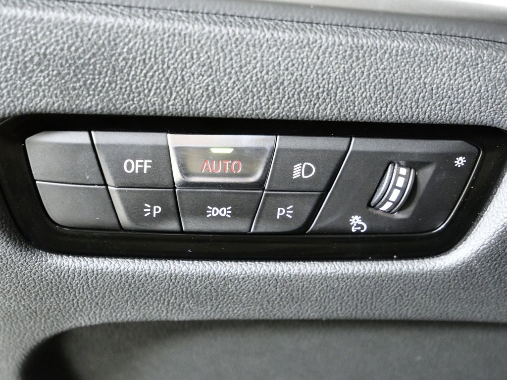 Thumbnail: 2025 BMW 4 Series - 37