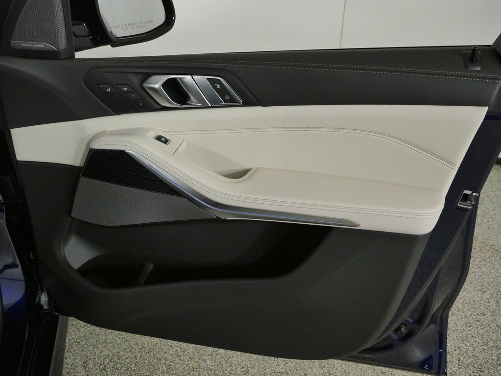 Thumbnail: 2026 BMW X5 - 19