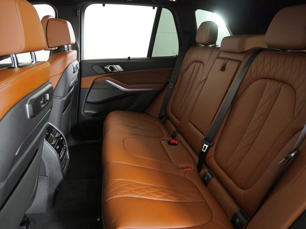 Thumbnail: 2026 BMW X5 - 33