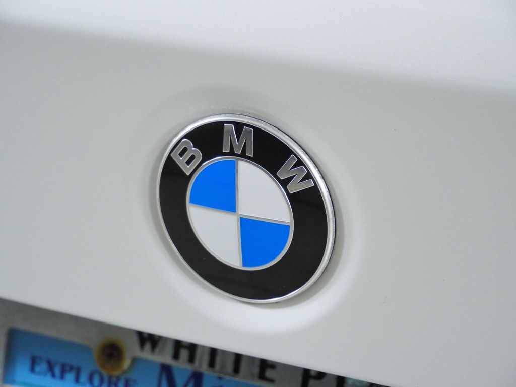 Thumbnail: 2017 BMW 3 Series - 11
