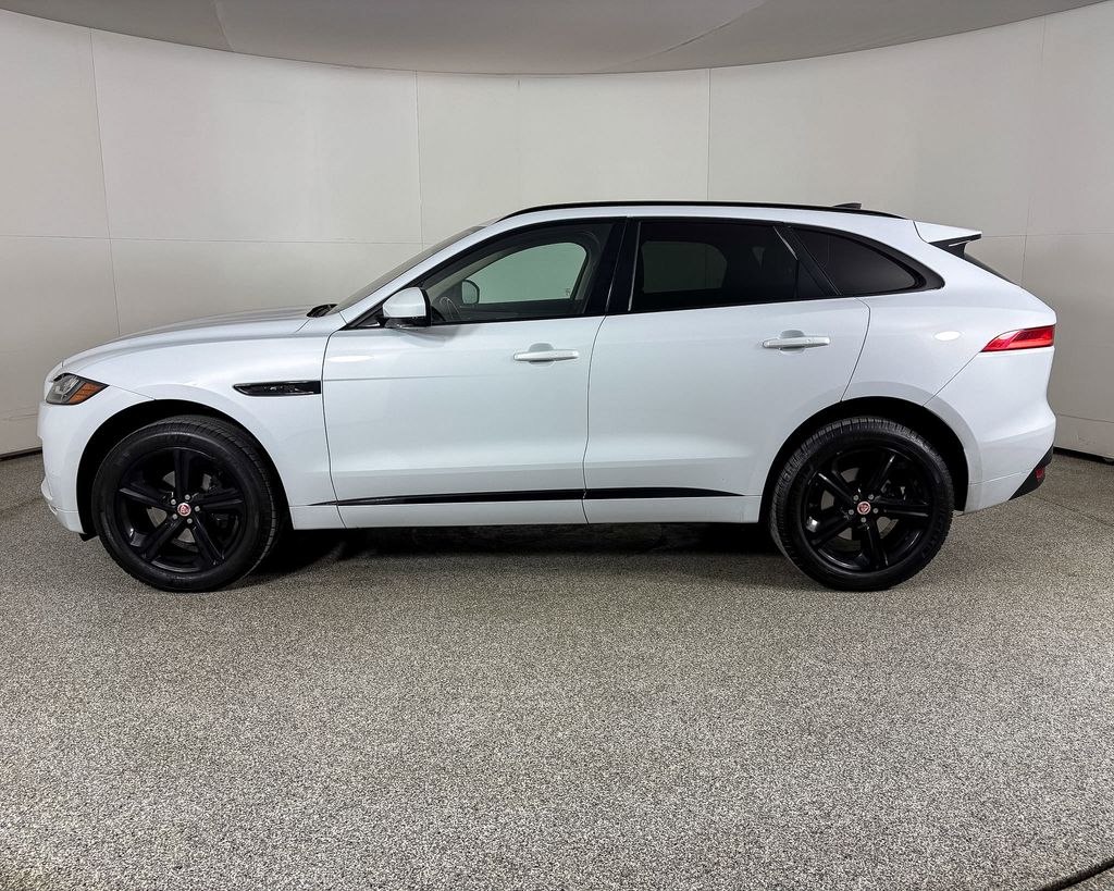 Thumbnail: 2020 Jaguar F-Pace - 6
