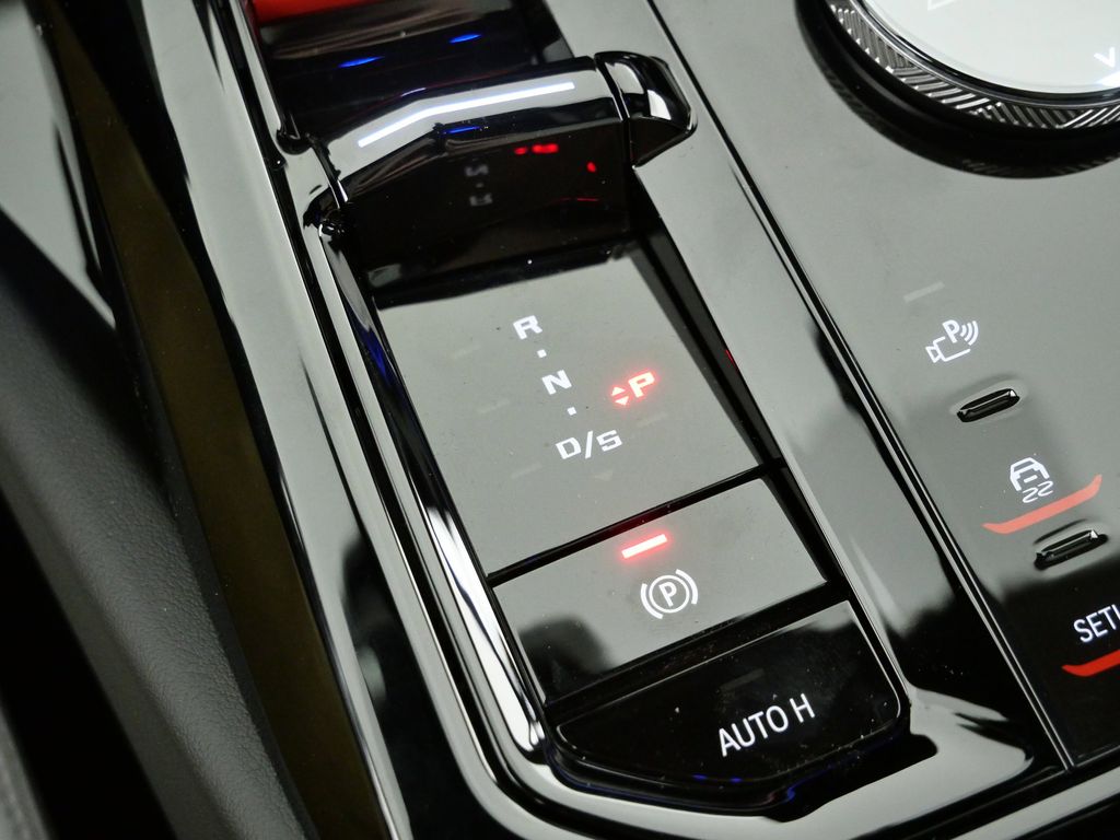 Thumbnail: 2026 BMW M5 - 47