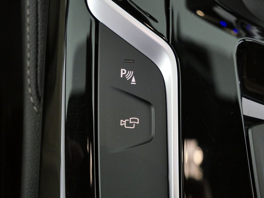Thumbnail: 2017 BMW 5 Series - 40