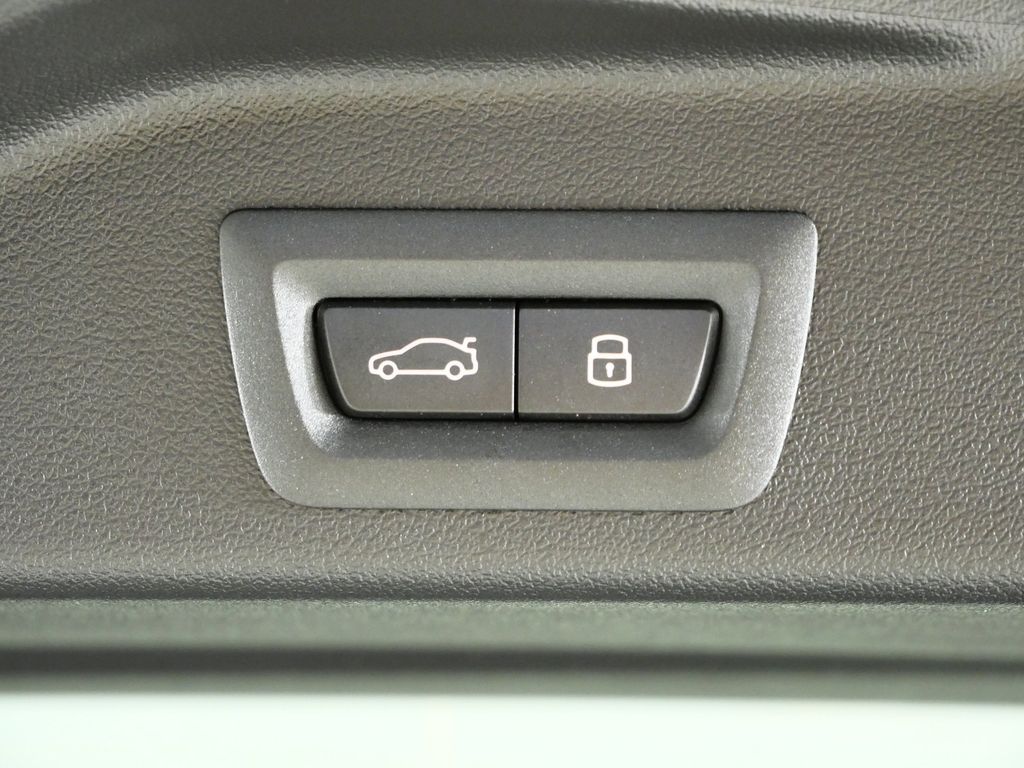 Thumbnail: 2026 BMW X5 - 30