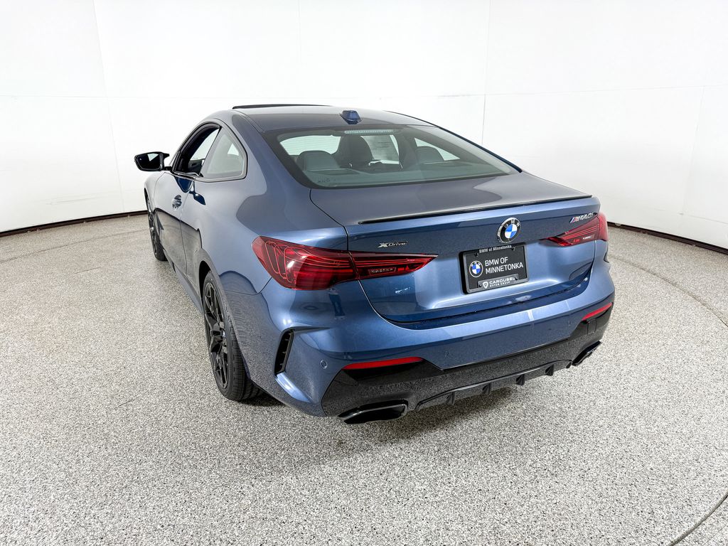 Thumbnail: 2026 BMW 4 Series - 12
