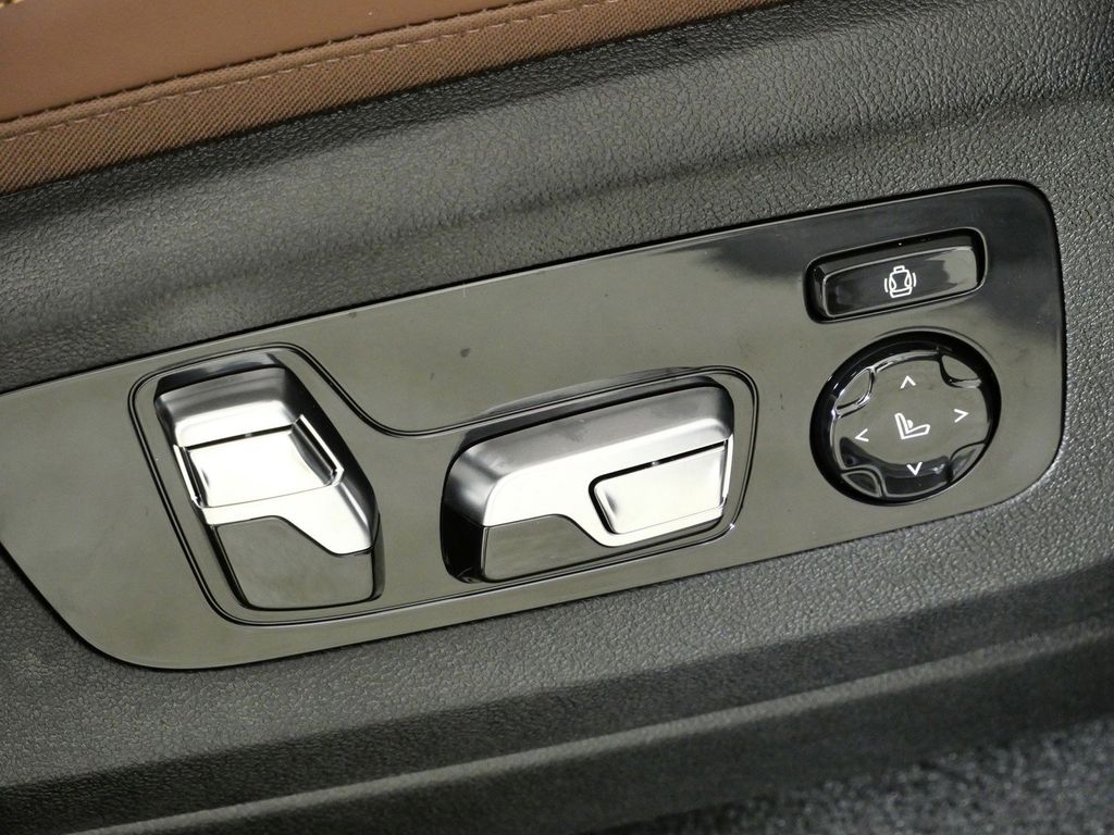 Thumbnail: 2026 BMW X5 - 22