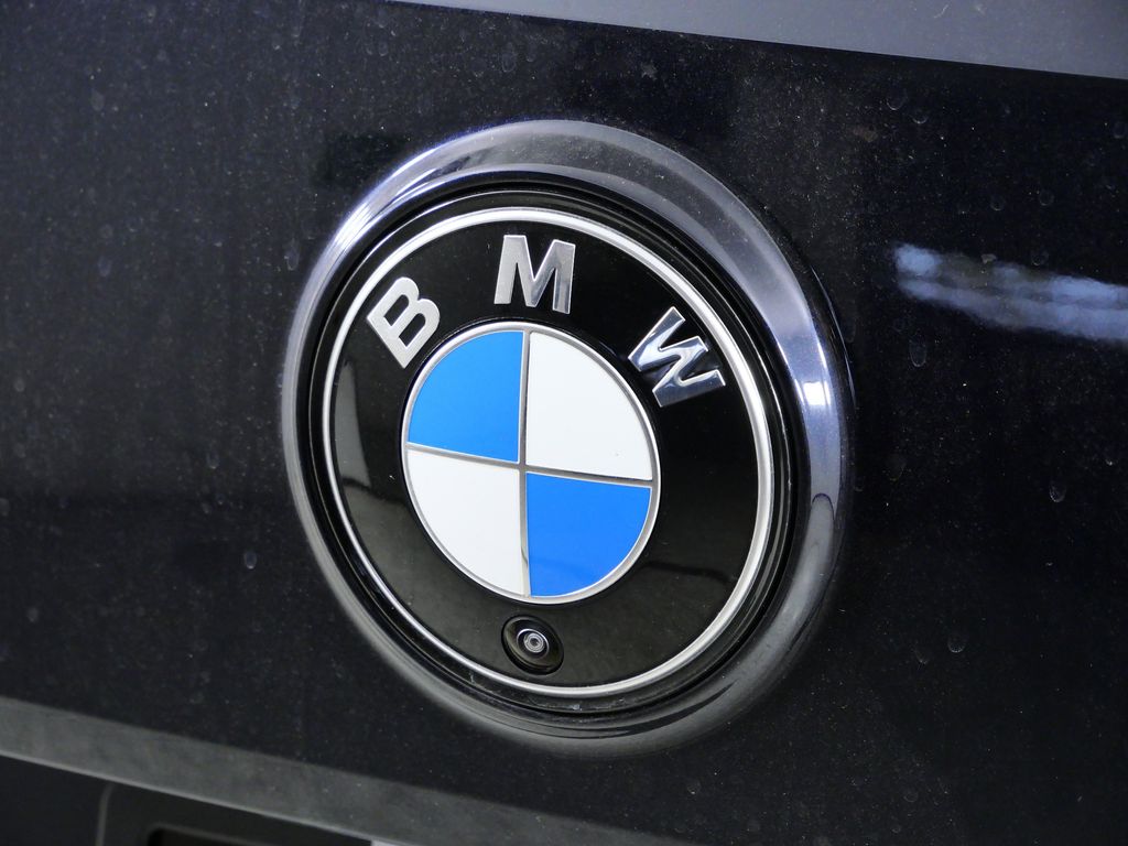 Thumbnail: 2026 BMW iX - 11