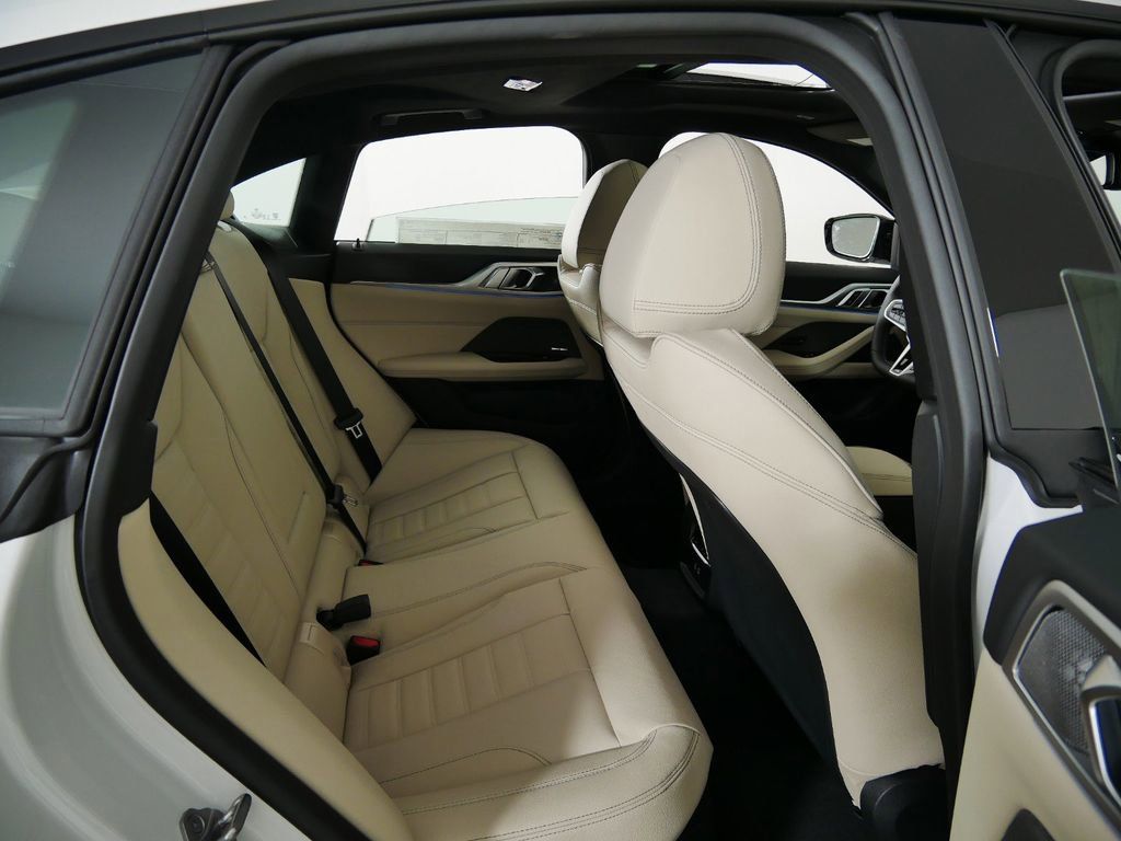 Thumbnail: 2025 BMW i4 - 29