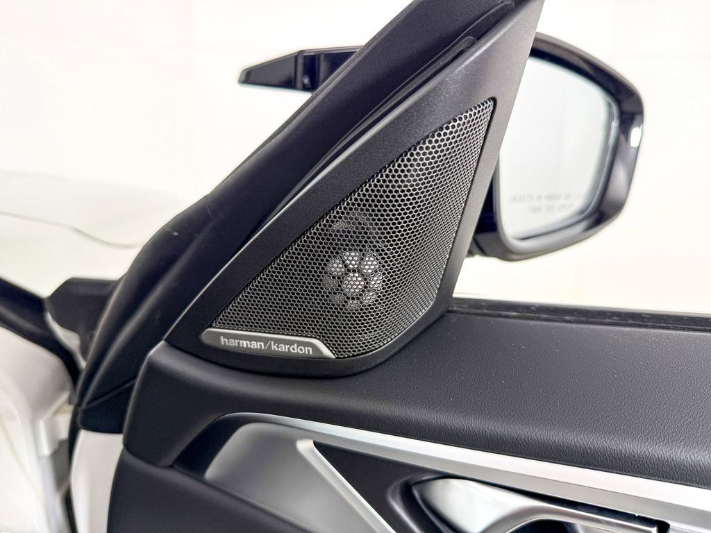 Thumbnail: 2025 BMW i4 - 27