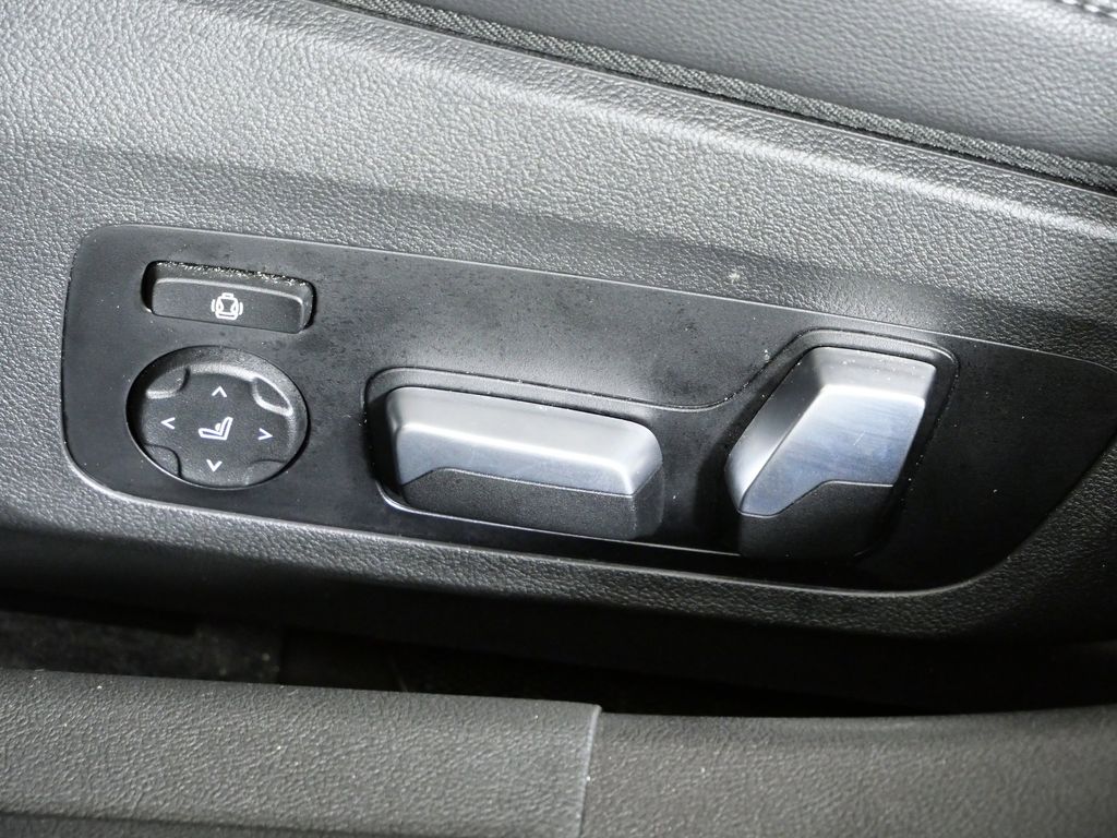 Thumbnail: 2020 BMW 3 Series - 38