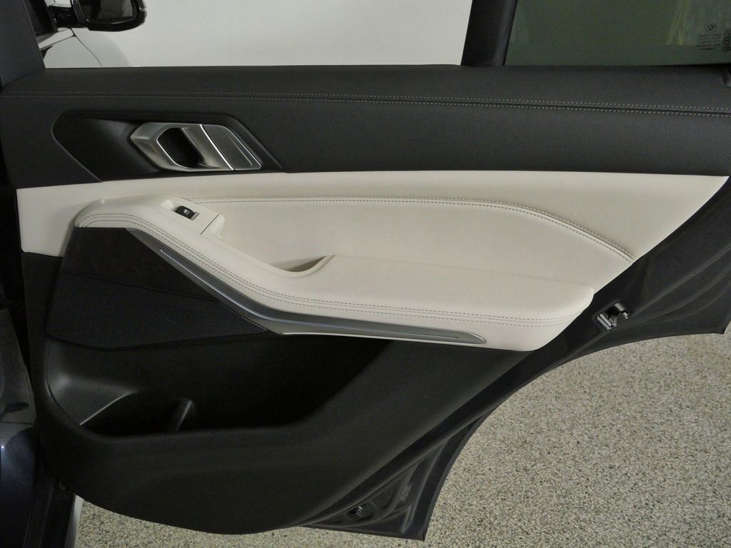 Thumbnail: 2022 BMW X5 - 28