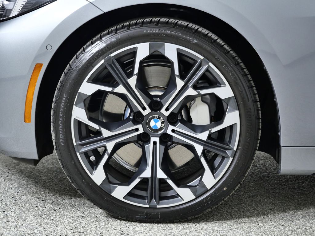 Thumbnail: 2025 BMW 4 Series - 21