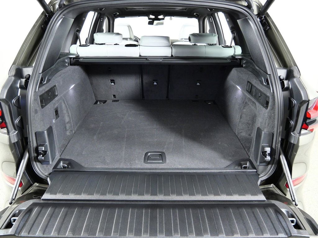 Thumbnail: 2026 BMW X5 - 28