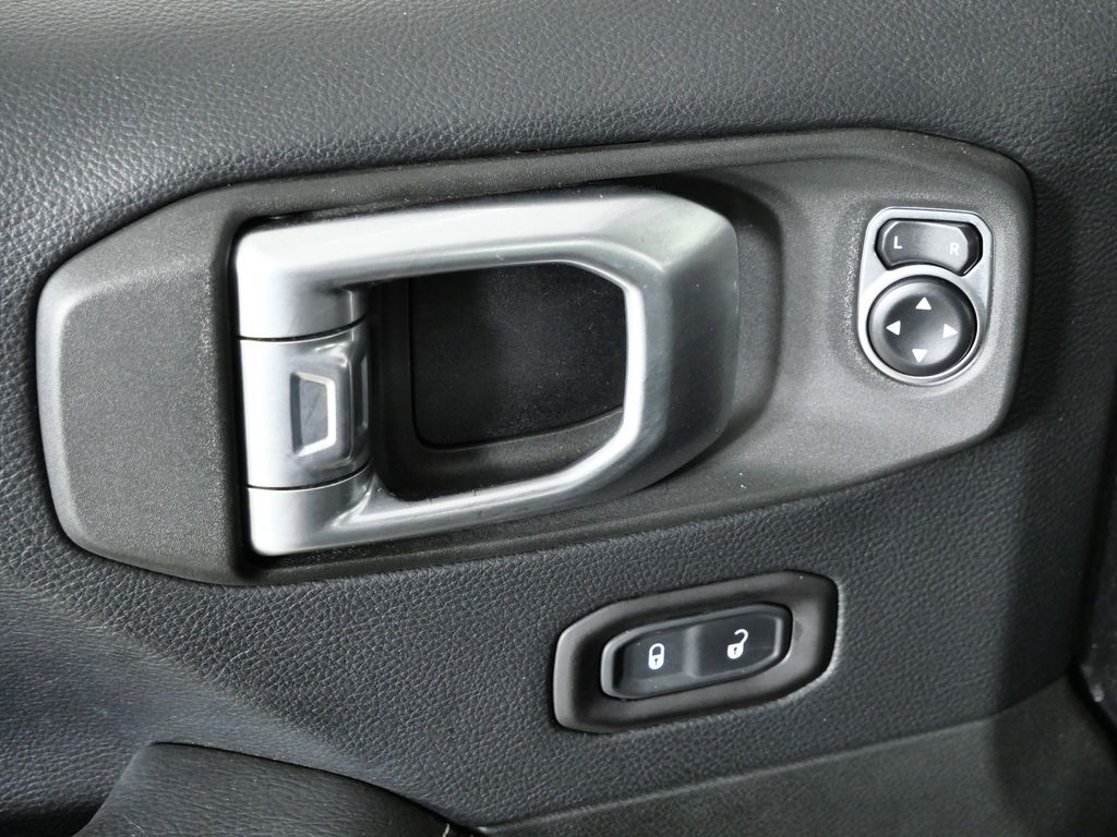 Thumbnail: 2019 Jeep Wrangler - 34