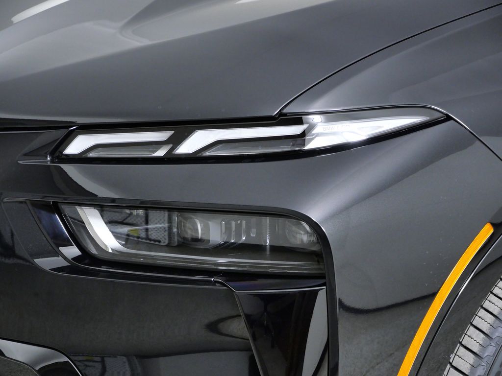 Thumbnail: 2026 BMW X7 - 3