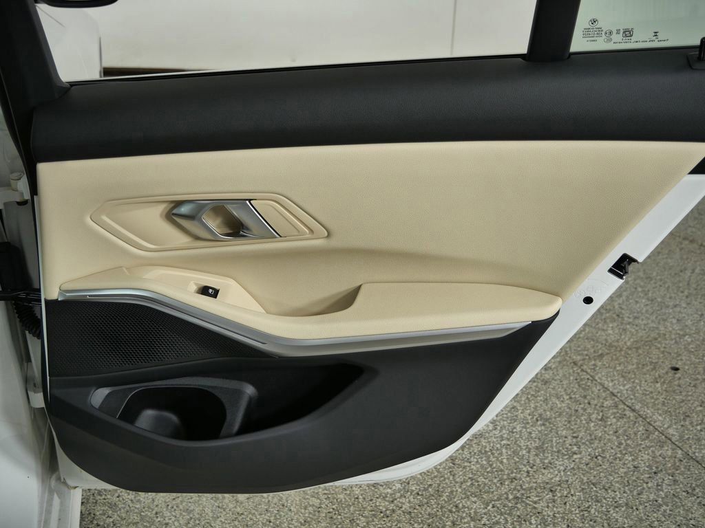Thumbnail: 2026 BMW 3 Series - 25
